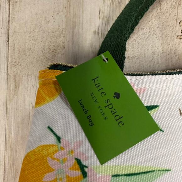 NWT Kate Spade Citrus Design Insulated‎ Lunch Bag Multicolor Chic Style - Picture 3 of 8